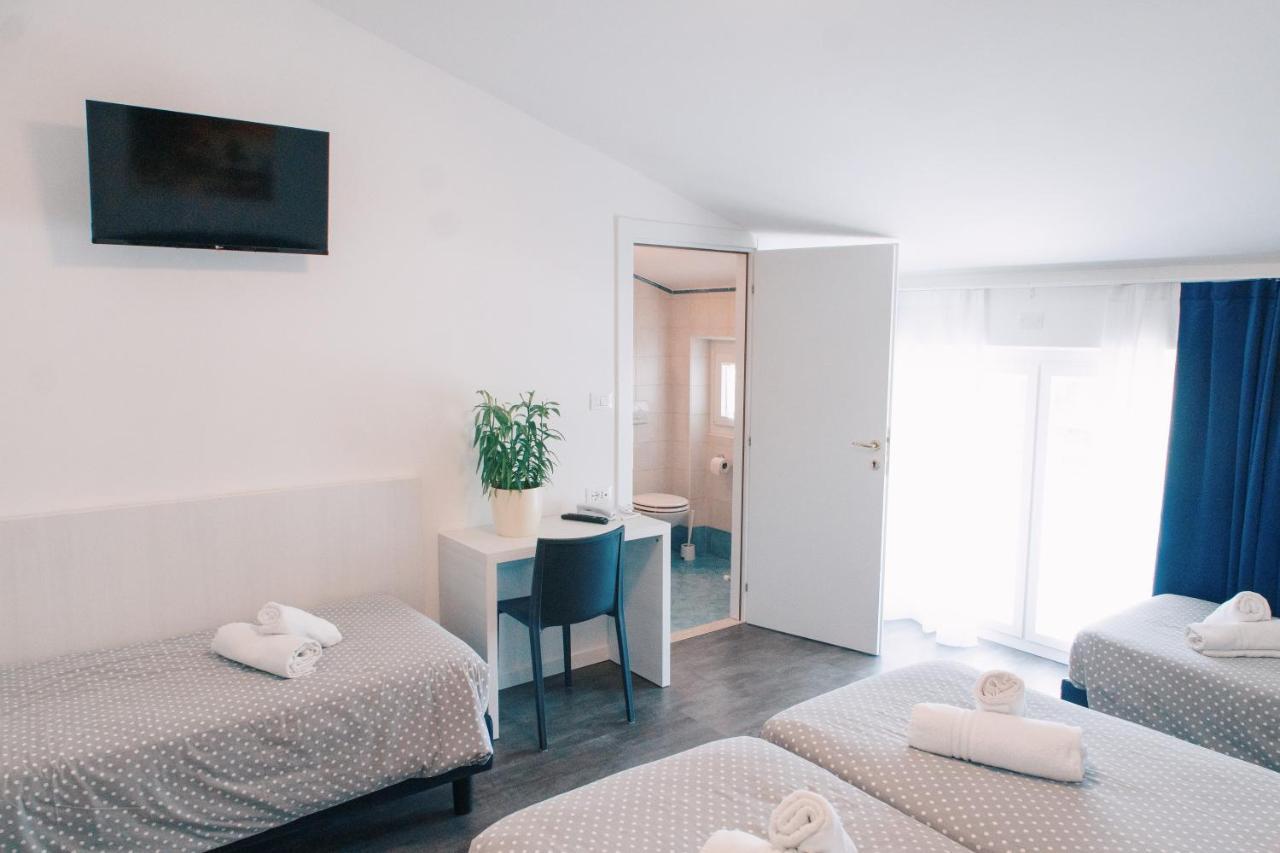 Hotel Aurora & Appartamenti Torbole Sul Garda Екстериор снимка