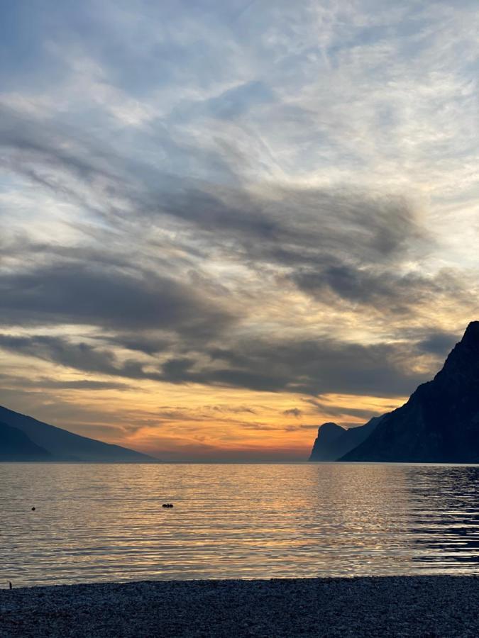 Hotel Aurora & Appartamenti Torbole Sul Garda Екстериор снимка