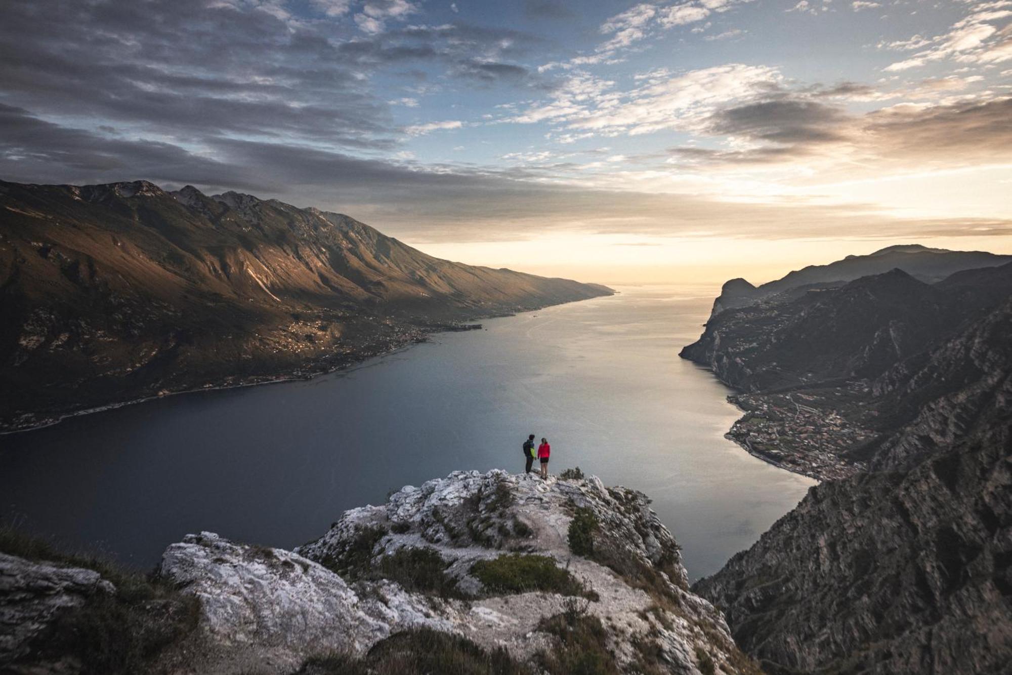 Hotel Aurora & Appartamenti Torbole Sul Garda Екстериор снимка